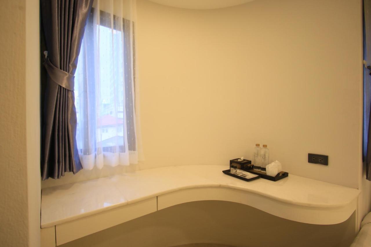 Pratunam Atrium Hotel Бангкок Экстерьер фото