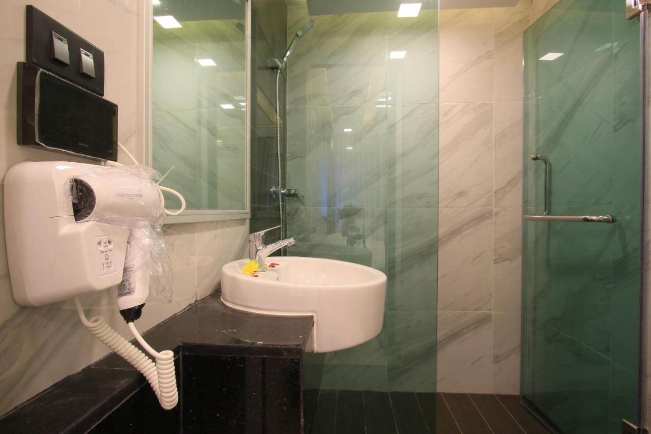 Pratunam Atrium Hotel Бангкок Экстерьер фото